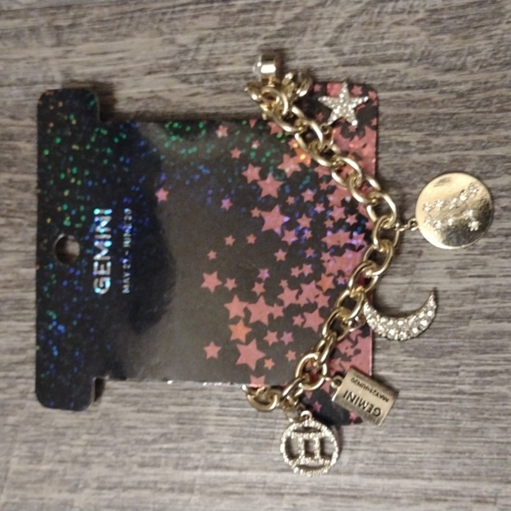 Gold Tone Blingy Gemini ♊ Charm Bracelet